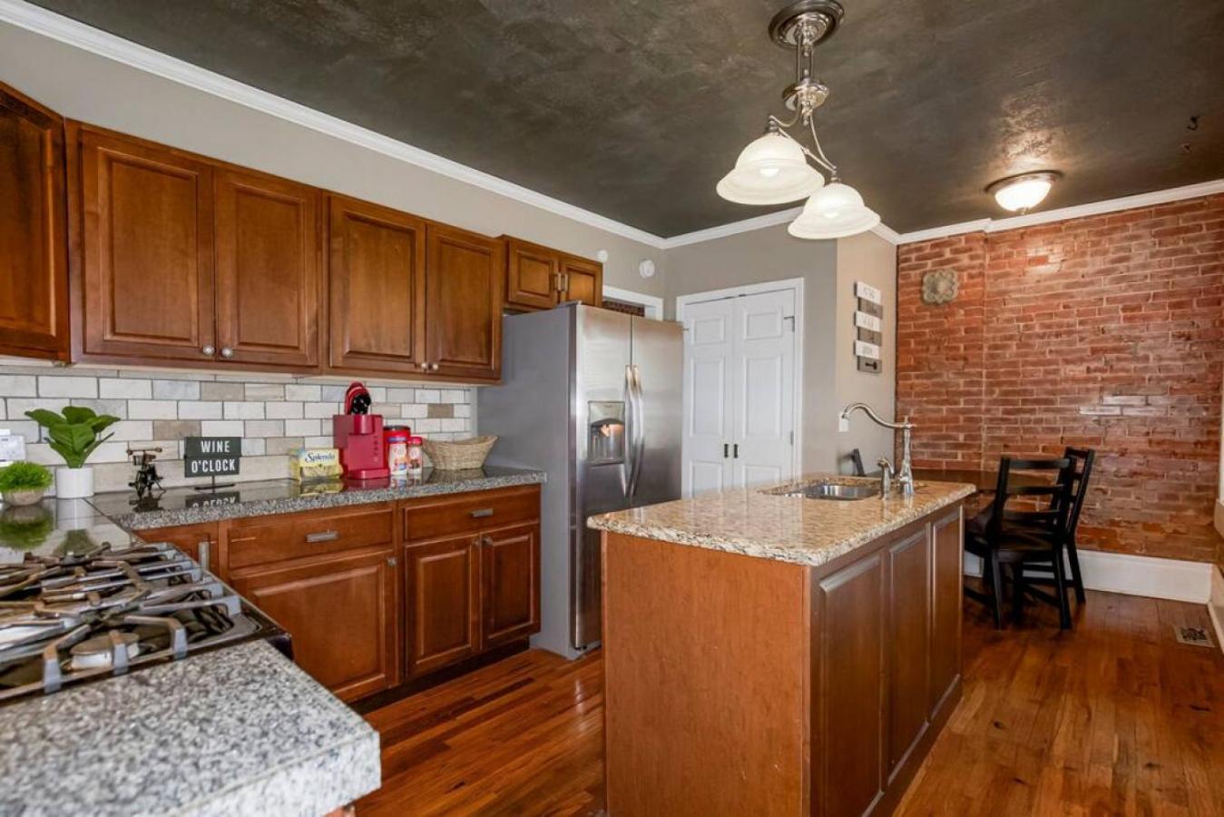 Entire Loft Downtown With Free Parking Villa แคนซัสซิตี ภายนอก รูปภาพ